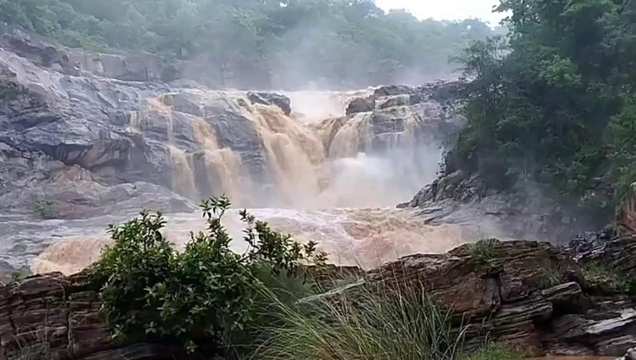 तमासिन जलप्रपात चतरा
.|Tamasin water fall chatra Jharkhand|
.
.
.
.
.
.
.
.
.
.