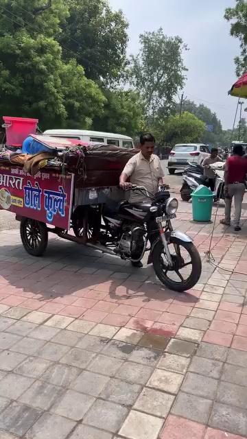 Spicy
Mirchi Wale Chole Kulche In Agra ｜ Indian Street Food