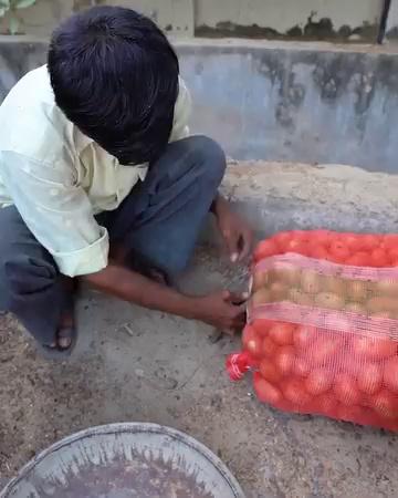 Most Viral Dancing Aloo Bhuna Chaat In Mainpuri Rs. 15/- Only