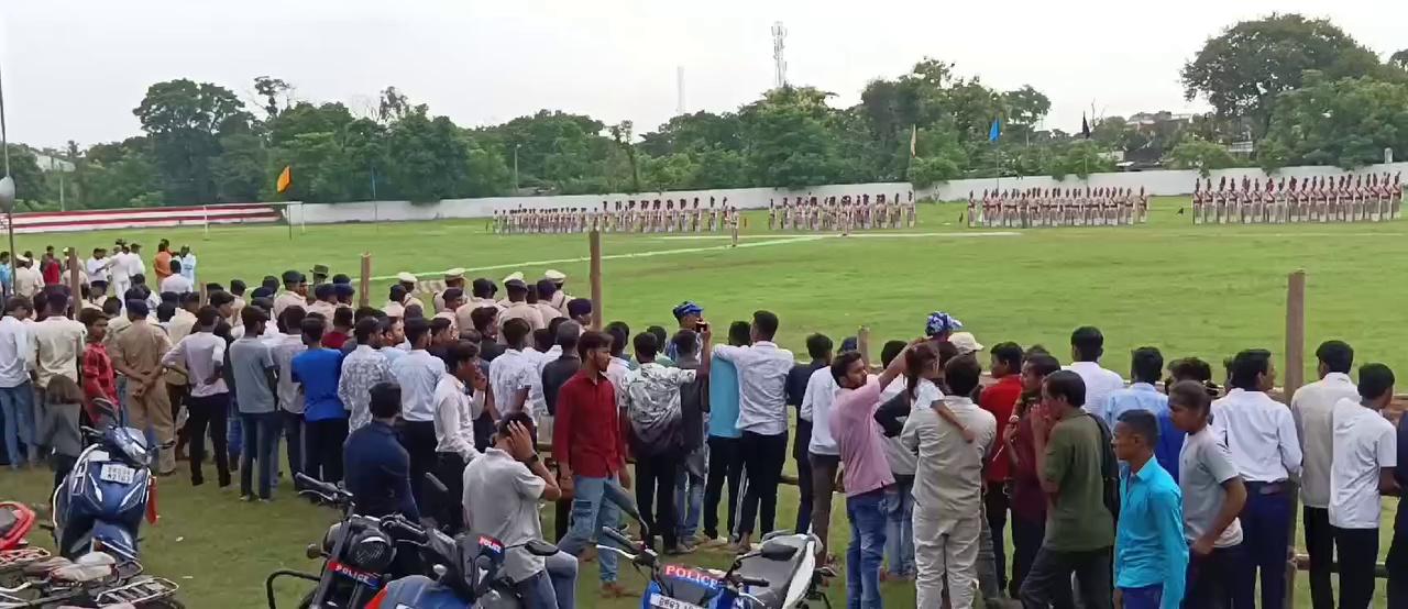 15 August ke Shubh avsar per Saharsa stadium me military parade aayojan Kiya ja raha hai
Ek bar jarur dekhen
.........
#saharsa #Bihar #saharsabihar #jayhindchallenge
#thanachok #DBrod Saharsa news