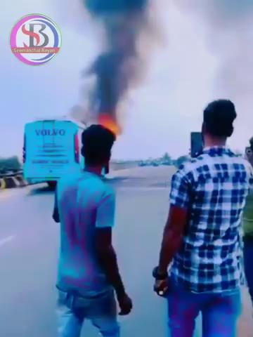 किशनगंज के खगड़ा ओवर ब्रिज मैं चलती बस मैं लगी आग, Fire broke out in Kishanganj's Khagda over bridge. Translated from Malayalam Channel HD Live Streaming for Malayalam Live News, Updates, Breaking News, Political News and Debates, Kerala news, Mollywood Entertainment News, Business News, and Health News. - in Kishangani