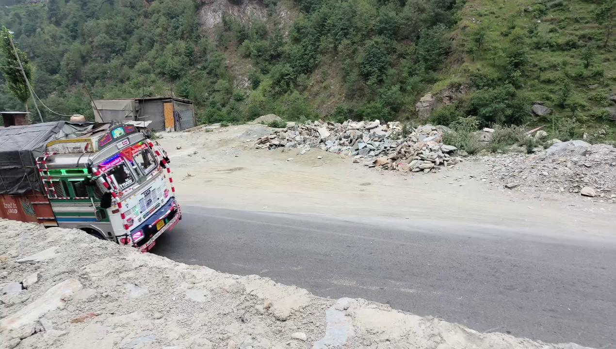 Current situation at Ramsoo sector Vehiculars movement continue on Jammu Srinagar NH-44