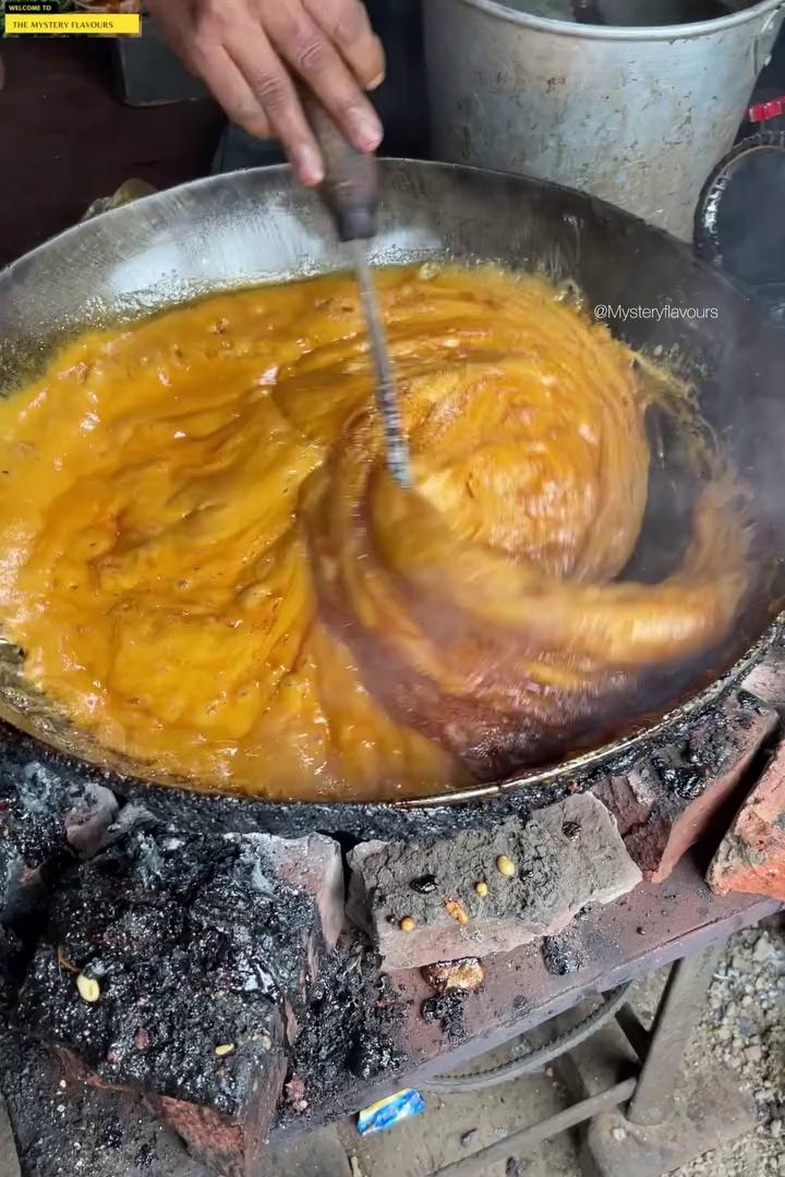 Hygienic Peanut Chikki Making In Agra