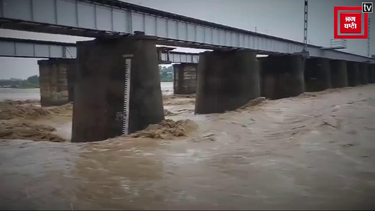 Kathua में भारी बारिश से जनजीवन प्रभावित, घरों में घुसा पानी,देखें क्या बने हालात