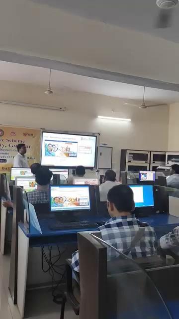 My bharat portal training & digital literacy session by Dr Deep Kumar Parsediya MlTS (Master trainer of my bharat) in PM excellence Govt PG College Datia.
Training session for NSS programme officers of Datia district and selected active NSS volunteers.