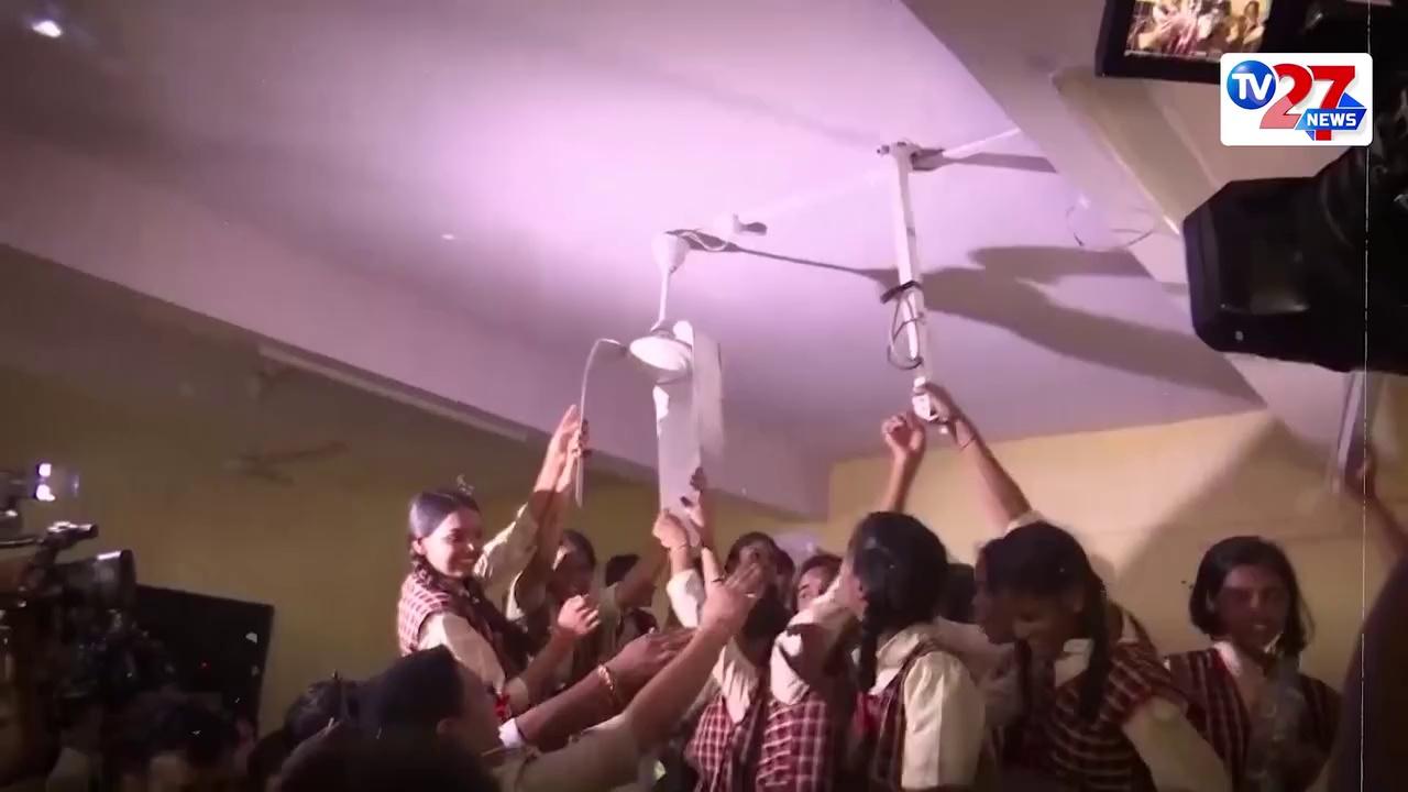 Student Protest on Teachers Day : भोपाल की दो तस्वीरें, कोई पढ़ा नहीं रहा - तो कोई पढ़ाने को बेताब