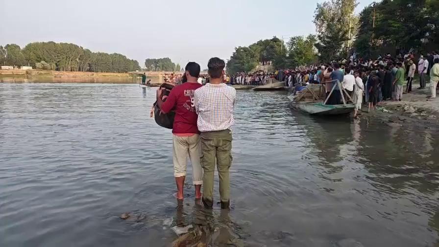18Year boy drowned in River jhelum near Sumbal Sonawari ...