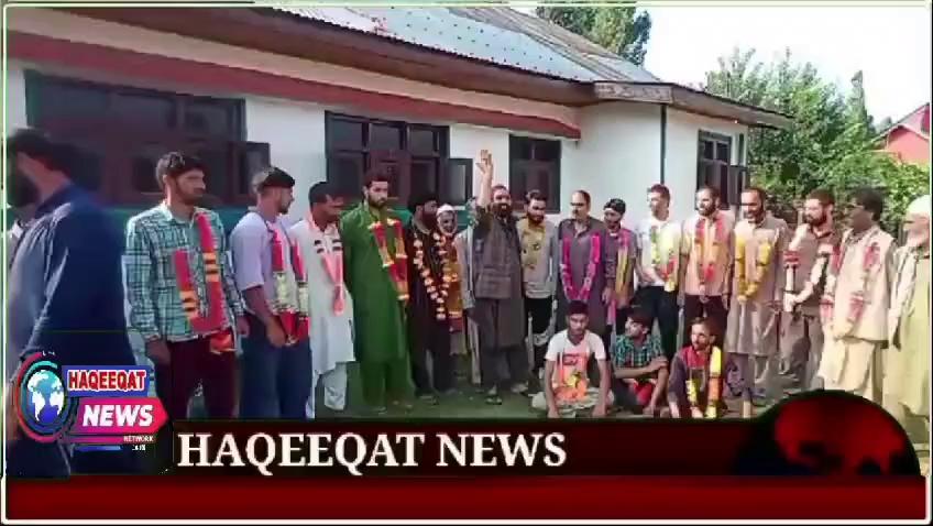 Today scores of prominent political PDF workers from Fajipora Khansahib joined Jammu Kashmir National Conference.JKNC Senior leader and incharge Constituency Khansahib Jinab Saif ud din Bhat Sahib welcome s them into the party fold.