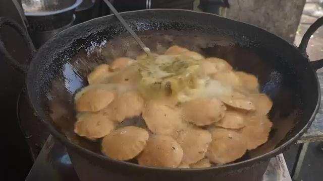 Most Famous Bedmi Puri of Bhopal | Bhopal's Traditional Food | Indian Street Food