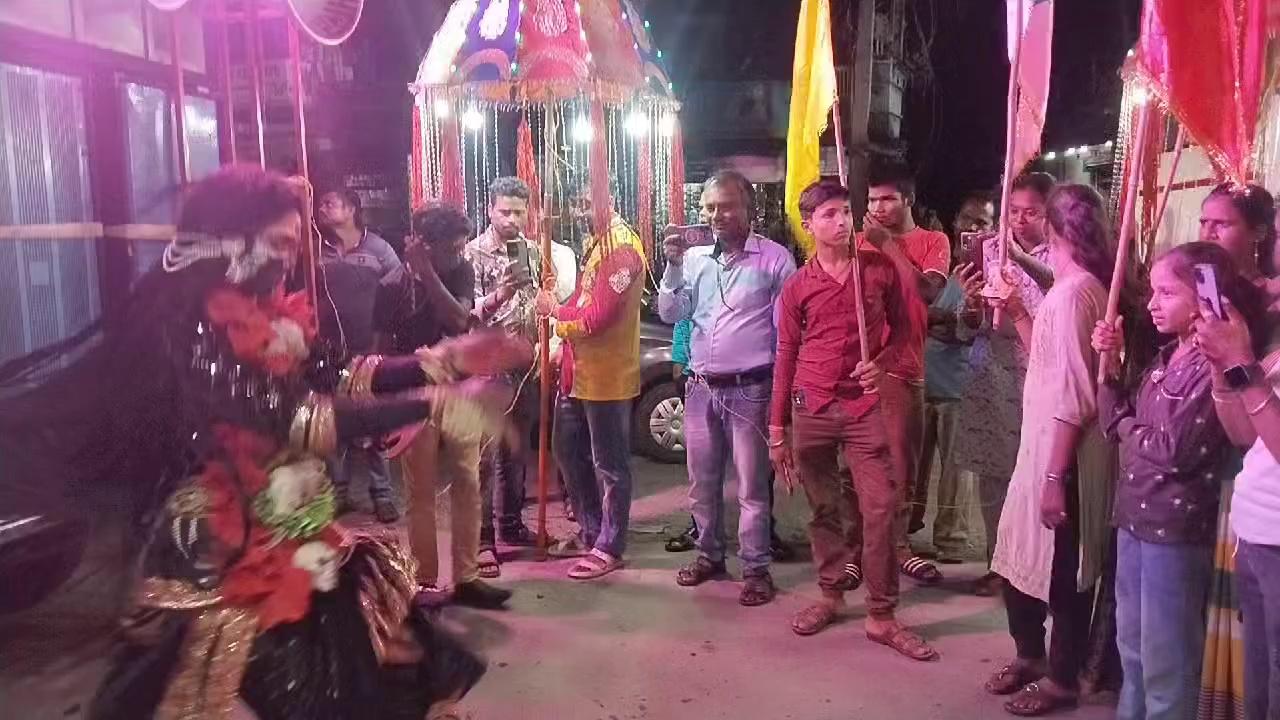 चास शनी मंदिर से निकला शनी महराज जी का य़ात्रा