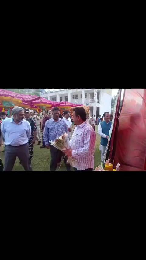 Udhampur Public Darbar at Panchari. Chief secretary Sh. Shaleen Kabra and DC Udh Smt. Saloni Rai interacted with Chief Agriculture Officer Sh. Sanjay Anand and SDAO Udhampur Sh. Ajay Sharma during their visit to Public Darbar at Panchari.