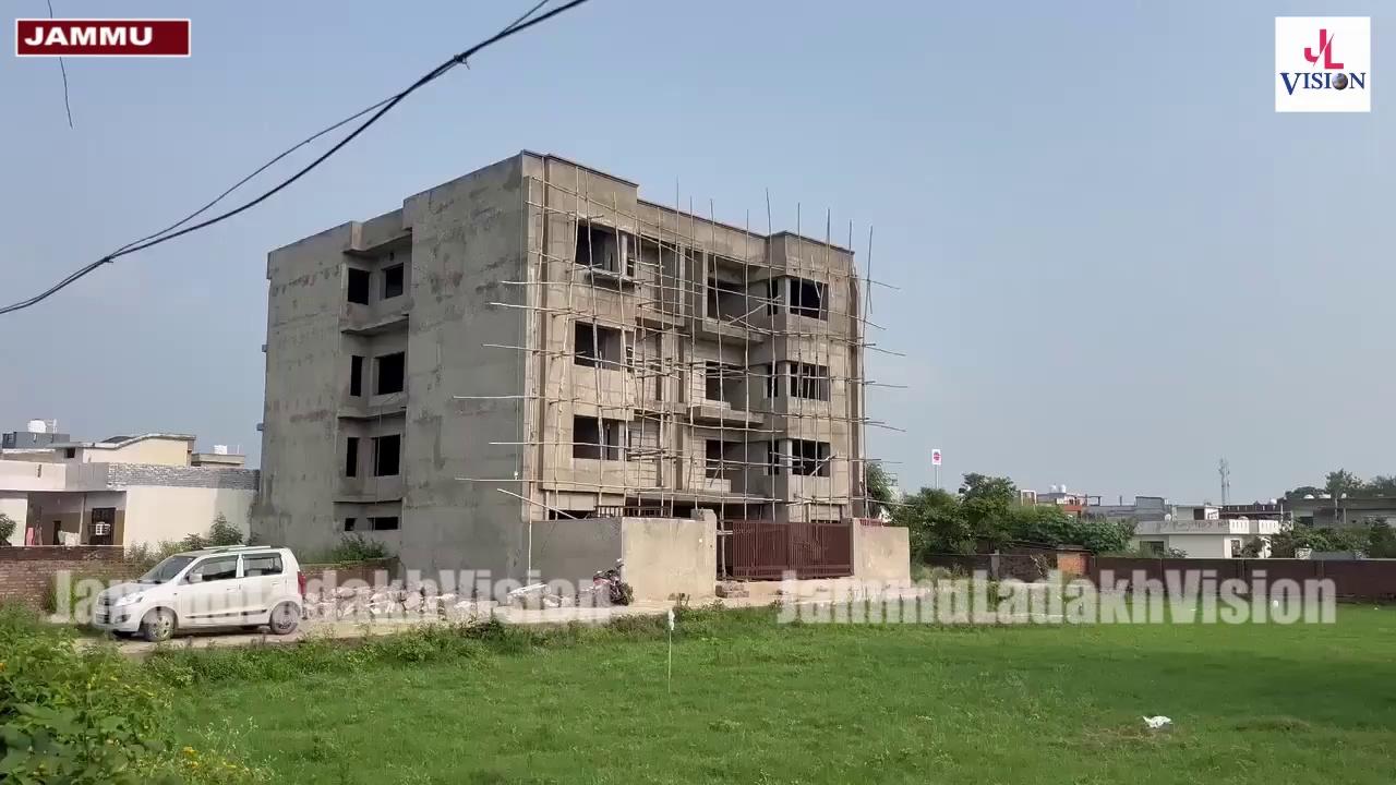 #Jammu | The Under Construction Building, from which police recovered 435 forged Gun licenses yesterday, arrests likely in the case soon.