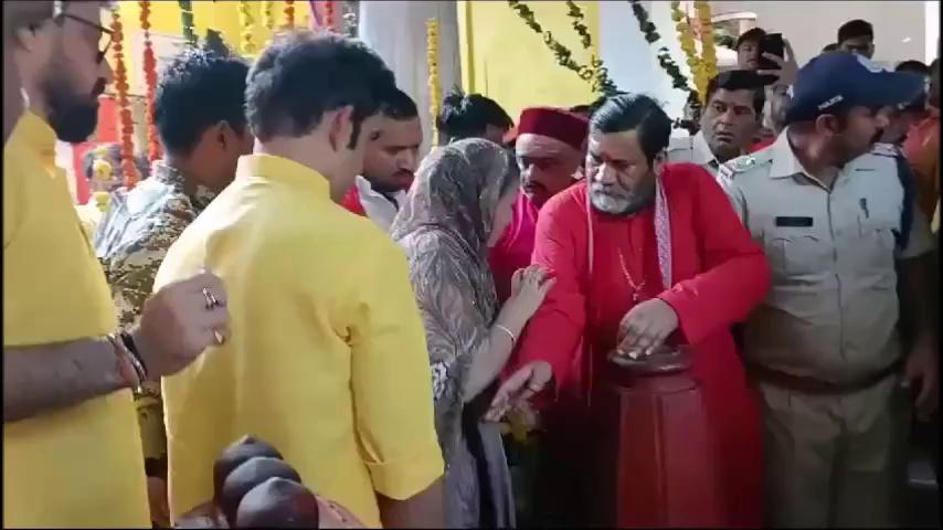 #WATCH: Indian Cricket Team Head Coach Gautam Gambhir took blessings at Maa Pitambara Temple Datia.