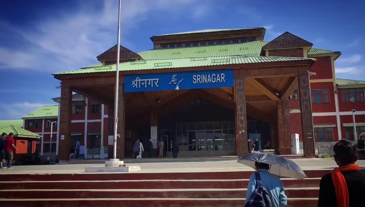 Srinagar Kashmir To Banihal Railway Station Travel Vlog