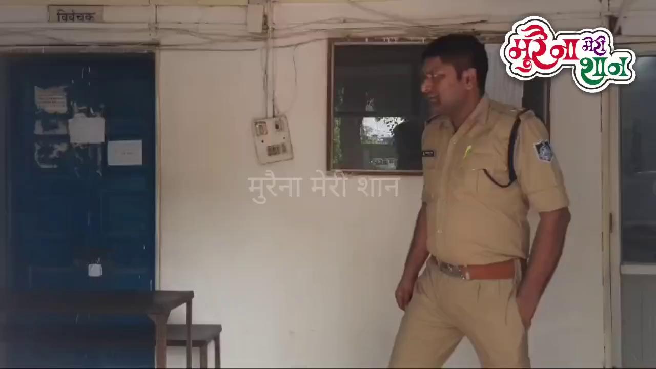 डोसा रेस्टोरेंट पर रंगदारी करने वाले दो आरोपियों को पुलिस ने गर्ल्स कॉलेज के पास से किया गिरफ्तार।
पूरी खबर कमेंट बॉक्स में
SP Morena #मुरैना #Morena #NewsUpdate #अपडेट #वायरल Morena Police