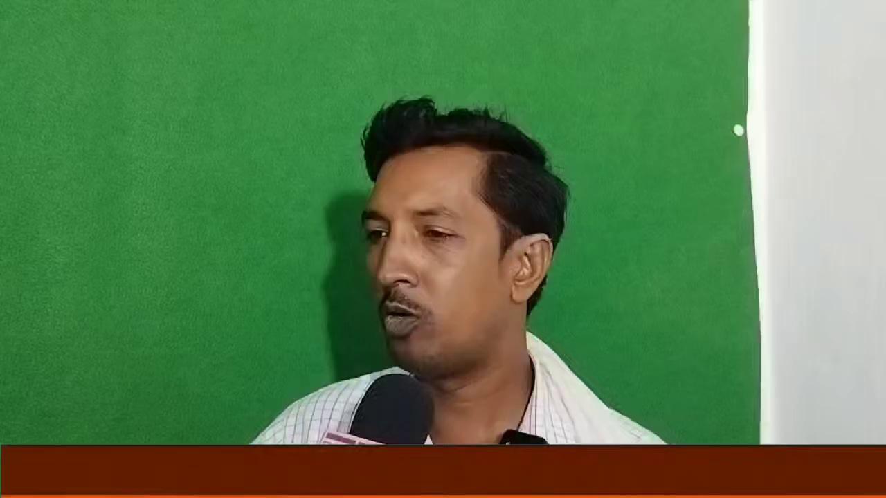 #खुटहन #जौनपुर,पुलिस अधिकारी बताकर की 22 हजार की ठगी पुलिस जांच में जुटी, खुटहन थाना क्षेत्र के लवायन गांव की घटना।