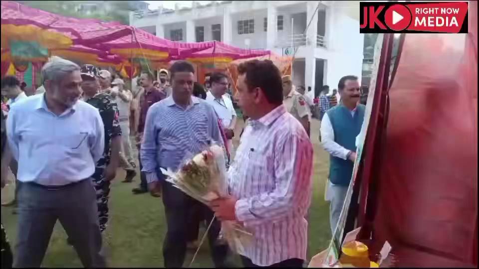 Worthy Chief secretary Sh. Shaleen Kabra and DC Udh Smt. Saloni Rai interacted with Chief Agriculture Officer Sh. Sanjay Anand and SDAO Udhampur Sh. Ajay Sharma during their visit to Public Darbar at Panchari.