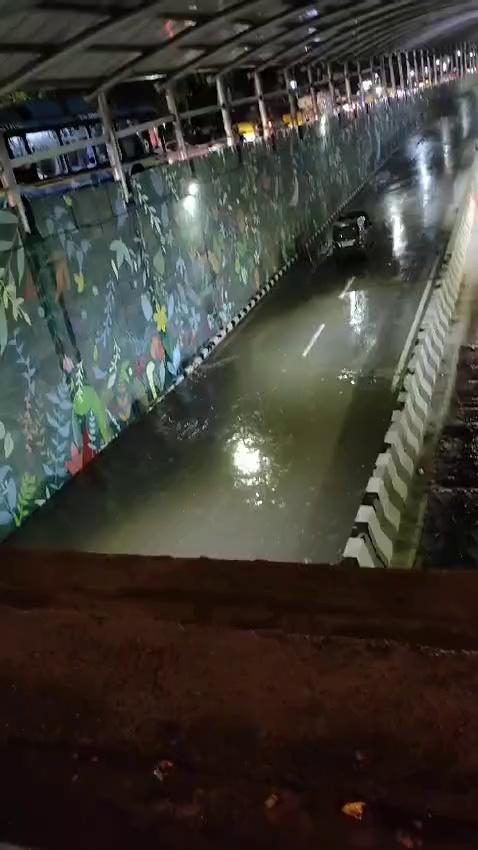 Traffic Alert
Traffic is affected on Mathura Road in the carriageway from Apollo Hospital towards Neela Gumbad due to heavy water logging in Ashram Chowk underpass. Commuters are advised to avoid the stretch.
