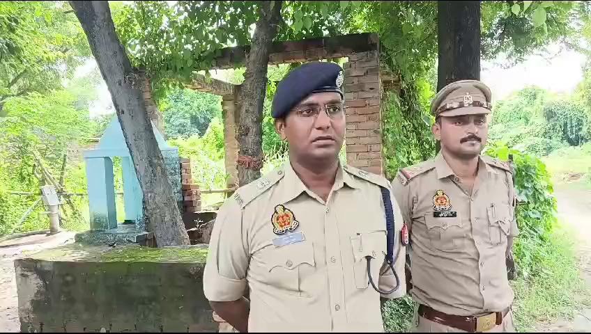 *थाना फूलपुर क्षेत्रान्तर्गत एक किशोर का शव बरामद, एसपीआरए आजमगढ़ ने घटना स्थल का किया निरीक्षण, दो व्यक्तियों को हिरासत में लेकर की जा रही है पूछताछ, के सम्बन्ध अपर पुलिस अधीक्षक ग्रामीण चिराग जैन की बाइट*