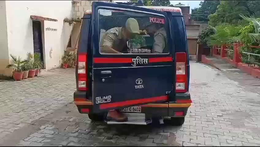 थाना जलालाबाद पुलिस को मिली बड़ी कामयाबी
1 हिस्ट्रीशीटर अभियुक्त को 1अवैध देशी तमंचा 12 बोर 1 जिन्दा कारतूस 12 बोर के साथ ग्राम खलसा से किया गिरफ्तार