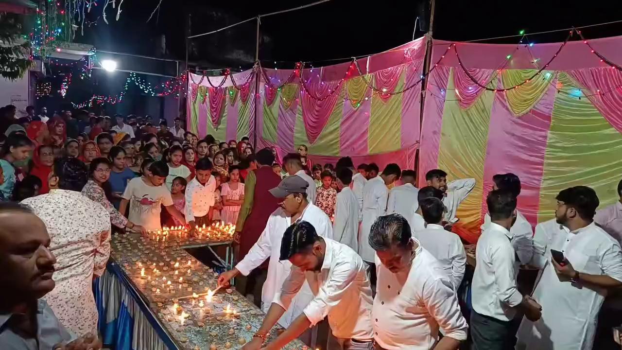 महाआरती की तैयारी शिवम् पुत्रम् गणेश उत्सव समिति सुखचैन वार्ड देवरी
.
.