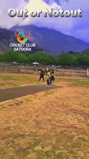 While taking a catch keeper removed his helmet and take the catch later the batter was declared not out it looked bit controversial
Honest opinion is it out or notout
Comment if you know about this rule
followers topfans Friends xi Batagund TRAL Hunters ACC Awantipora cricket club SyedAbad pastuna Cricket Association Elegant Stars Tral Pine Cricket League Dadasara shaheens Dàñ Îsh