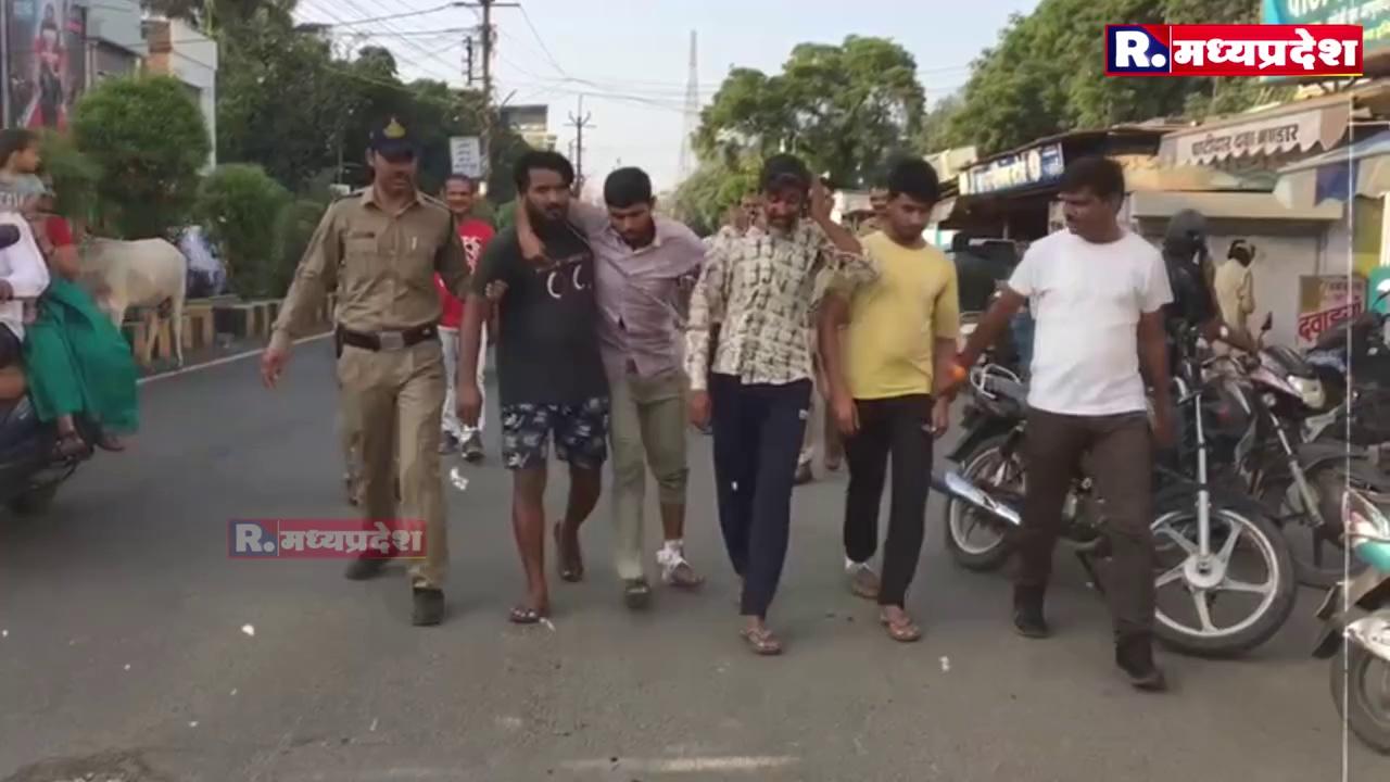 *VIDEO: एमपी पुलिस की बड़ी कार्रवाही, मंदसौर में अन्तराज्यीय मेवाती गैंग का खुलासा, रच रहें थें बड़ी साजिश, नीमच में हुई चोरी से जुड़े तार, हो सकते है और भी बड़े खुलासें, बोहरा कॉलोनी में हुई 30 लाख की चोरी में पुलिस को मिल सकता है पॉइंट, देखे वीड़ियों न्यूज