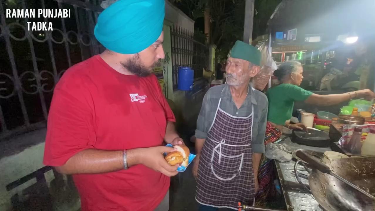 70 साल के अंकल जी को ग्राहक की ज़रूरत है || Please Support Him || Raman K Vlogs
Model Town Yamunanagar
Old Age Couple Selling Food
Street Food Yamunanagar
