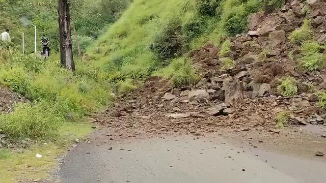 Landslide on Thanamandi Shahdara Road