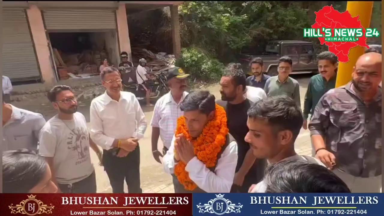 कामगार विभाग के चेयरमैन राजीव राणा ने भोरंज में दिये 168 बेरोजगारों को रोज़गार
बेरोजगार युवाओं के लिये और भी रोज़गार के विकल्प तलाशेंगे :- राजीव राणा
Hills News 24 Himachal Pradesh Sukhvinder Singh Sukhu Indian National Congress Rahul Gandhi Priyanka Gandhi Vadra HIMACHAL - सुंदर हिमाचल