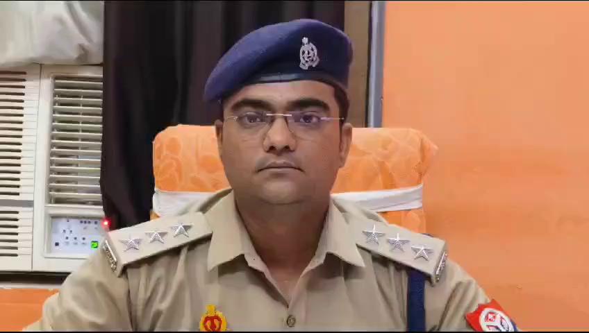 थाना तिलहर पुलिस टीम द्वारा वाहन चोरी करने वाले शातिर गिरोह को मय 05 अदद चोरी की गई मोटर साईकिल के साथ गिरफ्तारी