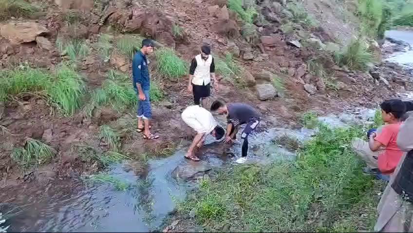 Shahdara Sharief Road Block due to landslide