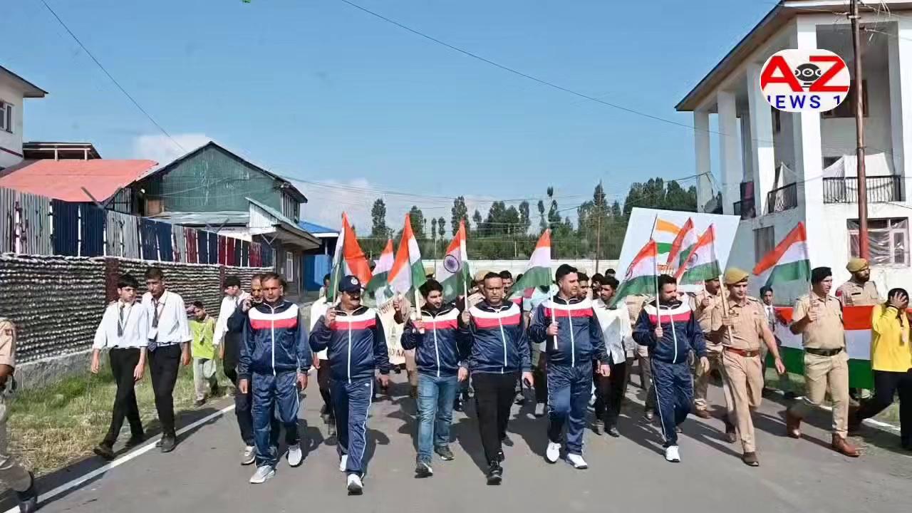 #watch In a significant event towards instilling patriotic fervor among the citizens in run up to the celebrations of Independence Day, the District Administration, Shopian organized a grand Tiranga Run/ marathon at Shopian. top fans AZ News 11 District Administration Shopian