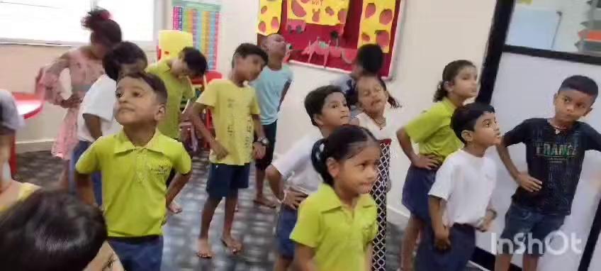 1st Dance Session In FLYING TOTS SAWANTWADI