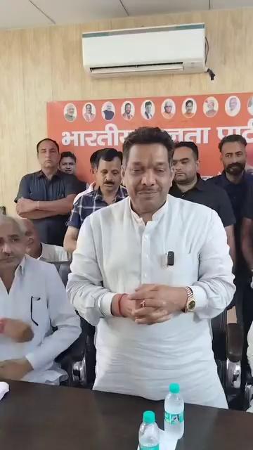 आज फतेहाबाद भाजपा जिला कार्यालय फतेह कमल में भाजपा वरिष्ठ नेता श्री गोबिंद कांडा जी पहुंचे और कार्यकर्ताओं को संबोधित किया।
Baldev Groha Nayab Saini BJP Haryana भाजपा सोशल मीडिया हरियाणा BJP Fatehabad Bharatiya Janata Party (BJP) Surender Punia BJP Satish Poonia Mohan Lal Badoli Gobind kanda Gopal Kanda