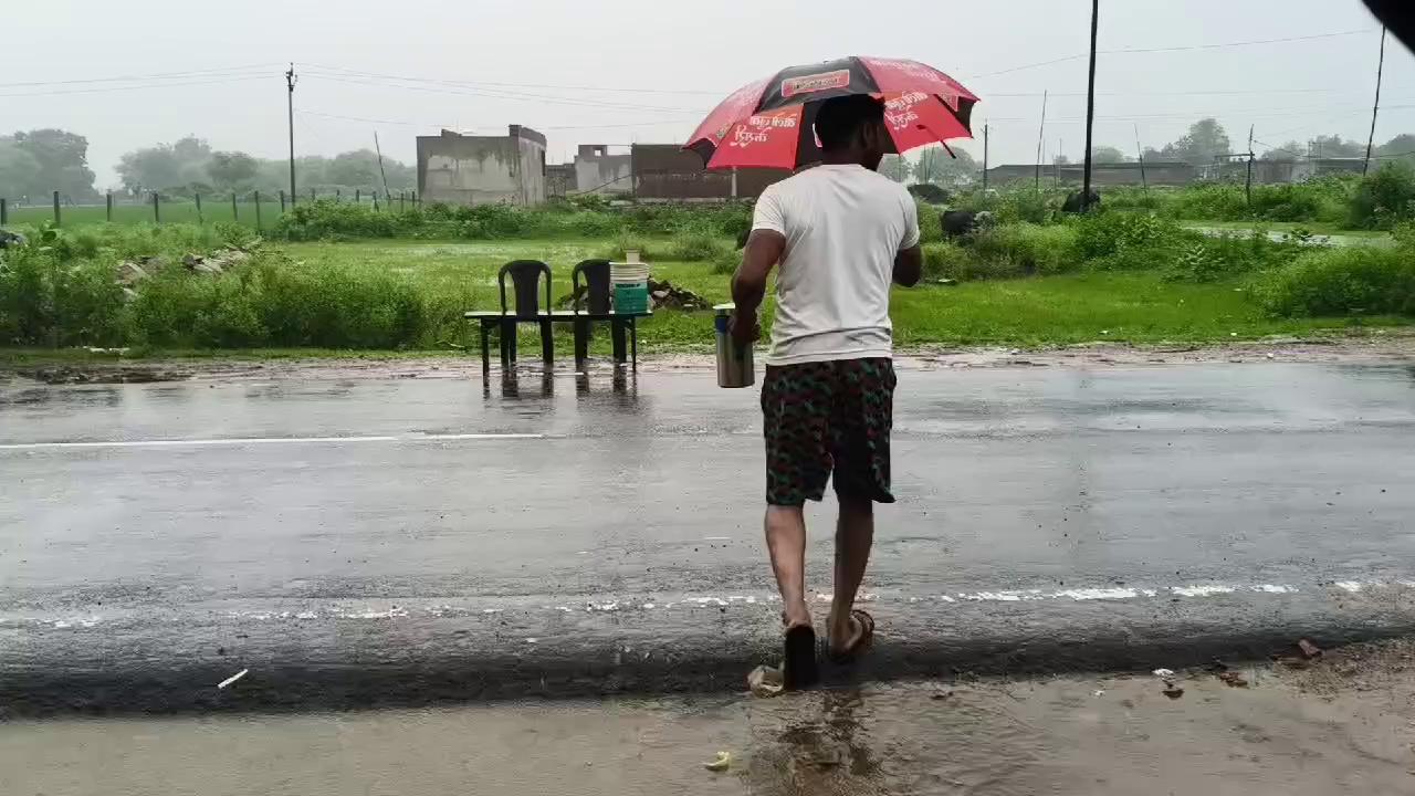 आपका अपना बल्लू टी स्टॉल फेमस श्योपुर चाय सेवा में डिग्गी महाराज के पैदल यात्री के लिए जय जय डिग्गी महाराज की आप लोग भी बोल दो एक बार