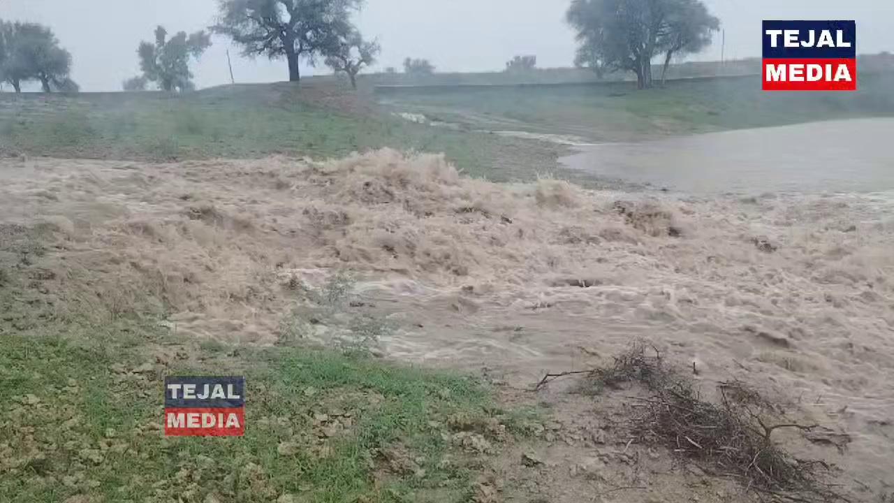 कुड़छी(खींवसर) आज तेज बारिश का कहर || ऐसी बारिश में कोई लापरवाही नहीं करें ...