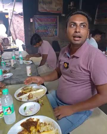 Madhubani Most Viral Raju Hotel Ka Chulhe Wala Mutton Chawal Making Rs. 100/- Only
सुबह 8 बजे से मटन खाने के लिए लाइन लग जाती है