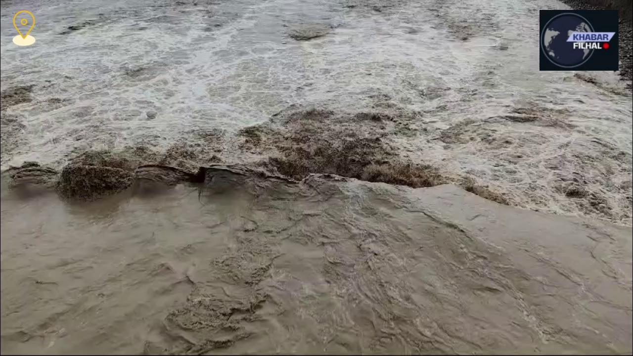 #rain #watch #videos II Water overflowing through every channel due to incessant rains in Kathua. People are advised to move with caution through and around these channels.