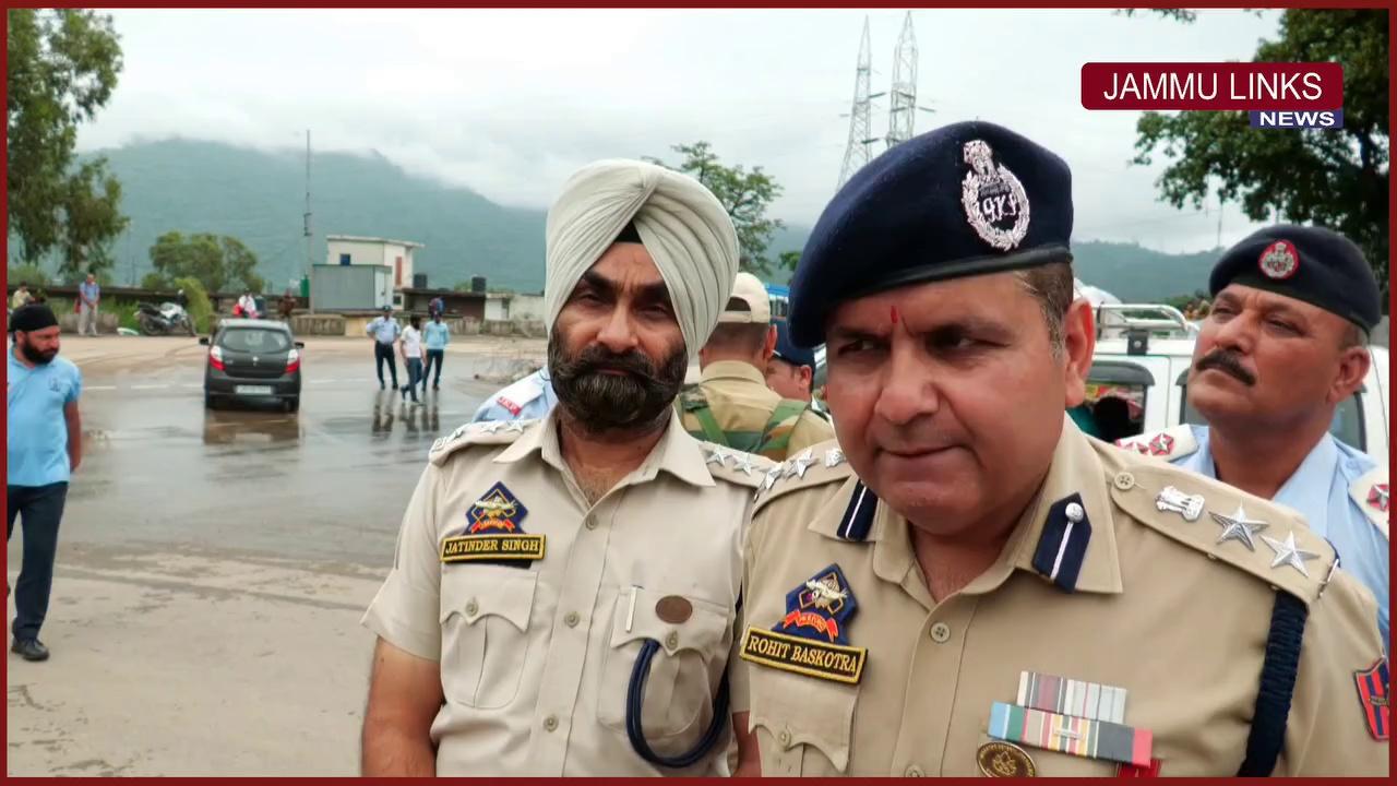 Jammu-Srinagar Highway पर Traffic नियमों का उल्लंघन करने वालों पर होगी सख्त कार्रवाई : Rohit Baksotra, SSP, Traffic National Highway