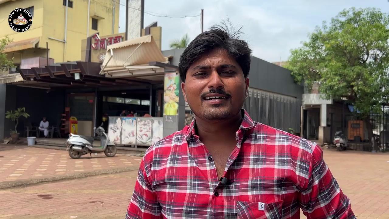 रोज १५०० वडापाव विकला जाणारा अंकलीचा सुप्रसिद्ध जैन वडा | Ankali Famous Jain Vada |Sangli Food Tour|