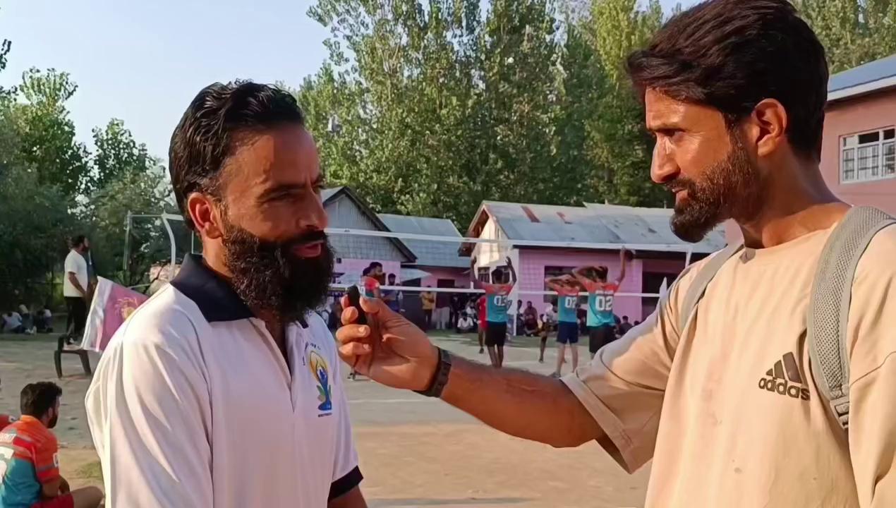 Inaugural match
Of Millat Volley Ball Tournament At Singo Narbal Pulwama
#volleyballteam #volleyball #tournament #cricket #sports #trendingvollleyball #volleyballlovers #cricketlover
The Right Kashmir