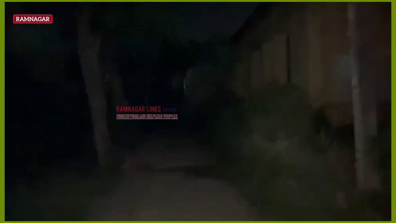 This is a street of Ramnagar Ward No. 10, there is no light here. The purpose of showing this video is that at this time it is rainy season, snakes and poisonous insects can come in this street, and in the evening when it is dark, school children keep coming and going, children go to coaching classes or tuition. The administration is requested to please make arrangements of lighting here.