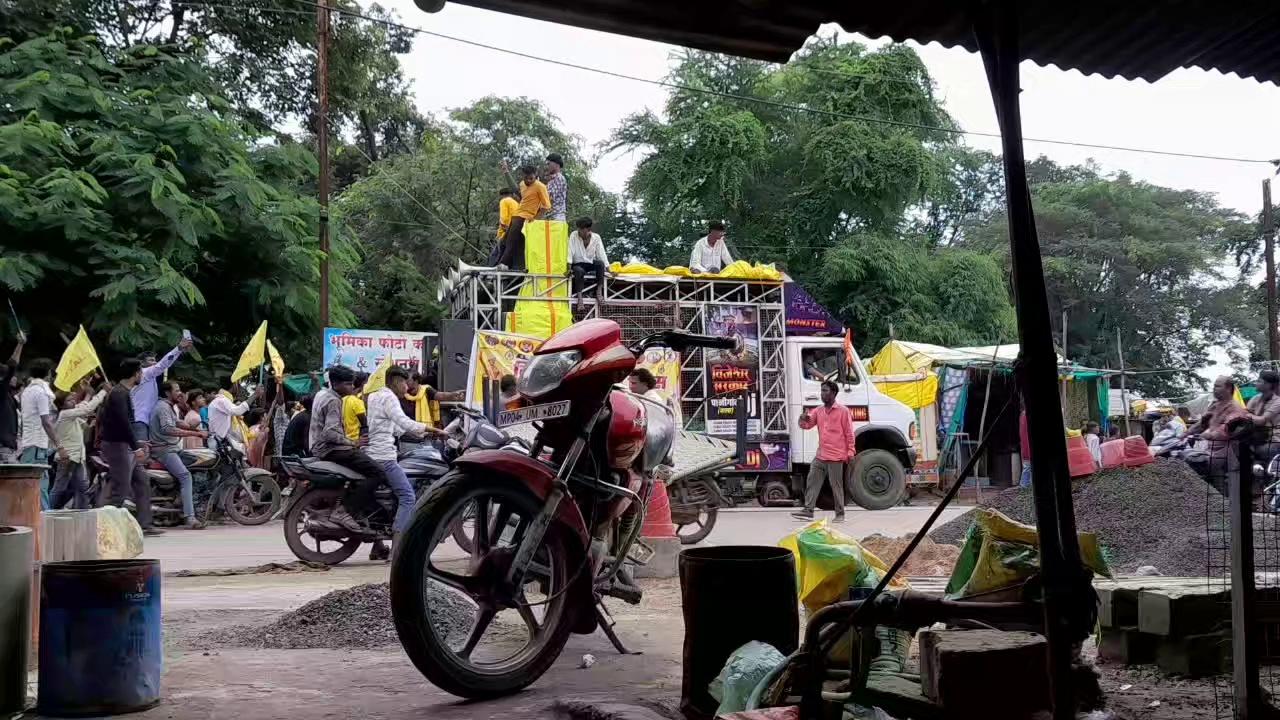 विश्व आदिवासी दिवस की आप सभी आदिवासी भाइयों को बहुत-बहुत बधाई
आज देवास जिले के सतवास तहसील मे धूमधाम से आदिवासी दिवस मनाया गया
Raj Mandotiya
Laxman Khataki Bhil
फ़ॉलोअर्स
हाइलाइट
भारतीय जनता पार्टी रामपुरा
भाजपा मंडल रामपुरा
विश्व आदिवासी दिवस