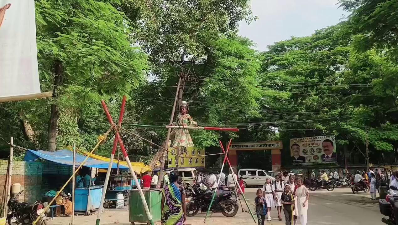 इतनी छोटी बच्ची में क्या टैलेंट है
गरीब की तकदीर में सिर्फ संघर्ष लिखा है
किस्मत को खराब बोलने वालों कभी किसी
गरीब के पास बैठकर पूछना जिंदगी क्या है