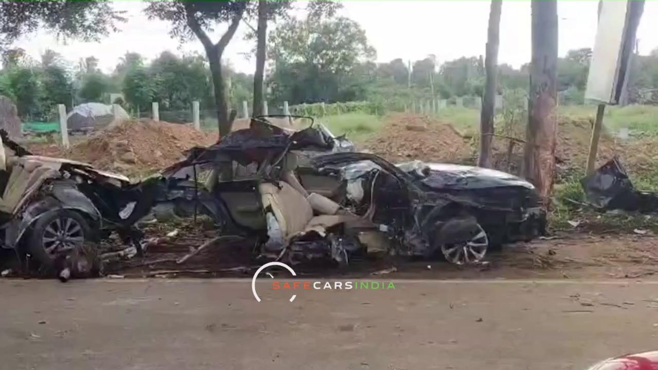 Tragic accident in Kolar: Three Reva University students lost their lives when their car crashed into a tree on the outskirts of Kolar. They were returning from a friend's house after collecting wedding invitations. Police suspect overspeeding led to the fatal crash. One passenger miraculously survived with minor injuries. Our deepest condolences to the families.