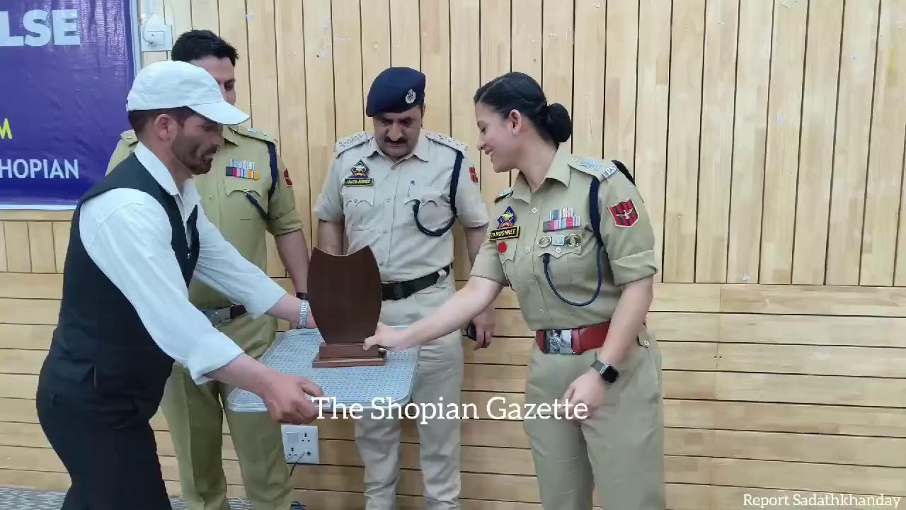 Shopian Police in Collaboration with "The Kashmir Pulse" has organized one day Cyber Awareness Programme under theme"Cyber Security Empowering individual Against Cyber Threats".Teachers & Students from various schools also participated in the event.