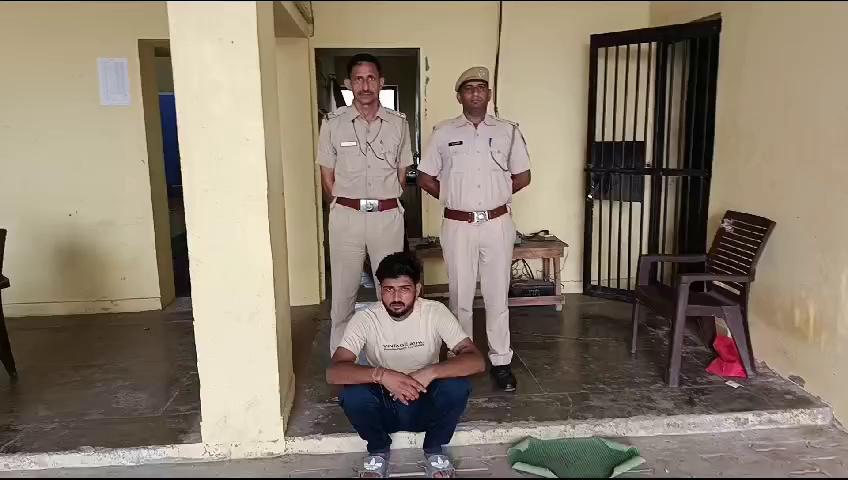 बहरोड़ के भगवाड़ी फायरिंग मामले में सदर थाना पुलिस ने बड़ी कार्यवाही करते हुए अनुराग उर्फ़ धोलिया निवासी मांदी नारनौल को किया गिरफ्तार