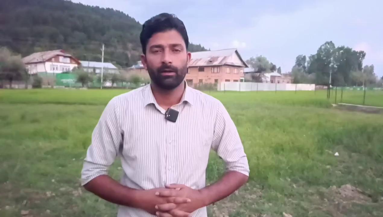 Handwara Town mai Iqbal Park Gayeeb
MC HANDWARA MAI IQBAL PARK GAYEEB AWAAM MAI TASHVEESH KA MANZAR District Administration Kupwara