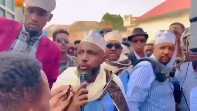 Xurmadle Garaad Jaamac Garaad Cali qof iska had lay waxba kama bedelikaro dameer aad saran thy dhusadiisu waxba kuma yelayso Garaad ale haku xafido waxaad thy shafartayada